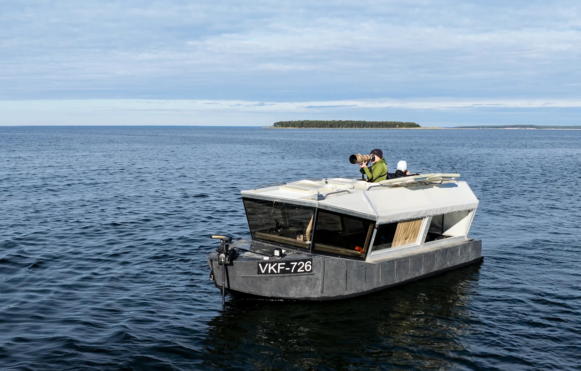 ©Mati Kose. The boat has roof and window hatches that can be opened for fresh sea air, sunlight, or better angles.